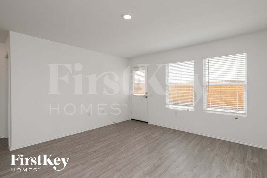 Building Photo - 4518 Emma Way