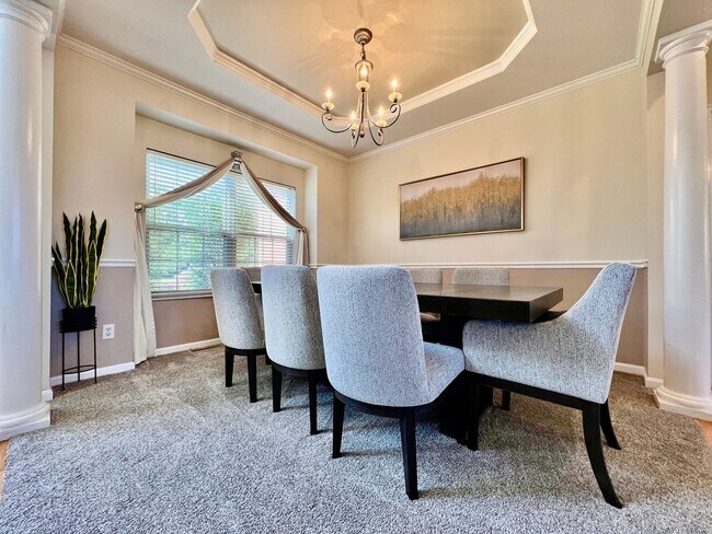 Building Photo - Large executive home in pool community Mason, Oh