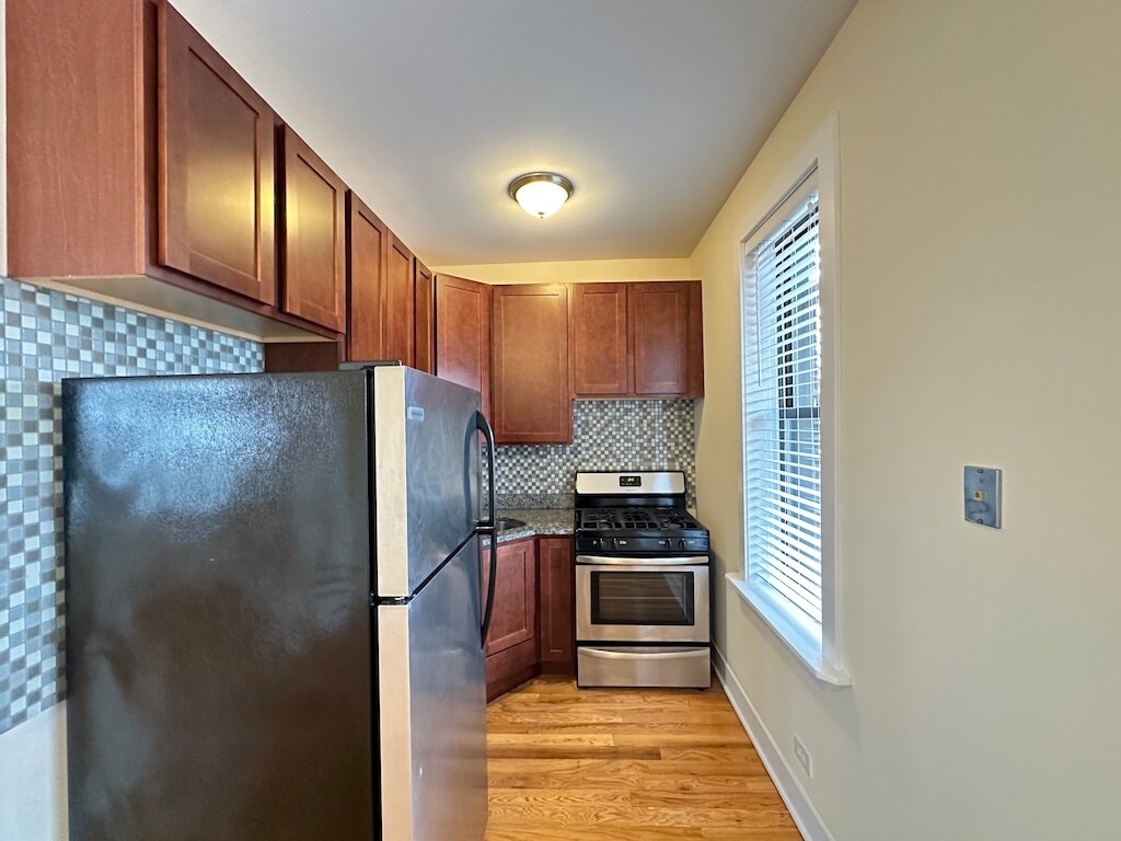 Building Photo - 435 Park Ave