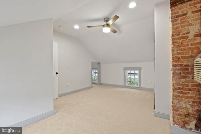 Building Photo - 3502 Buena Vista Ave