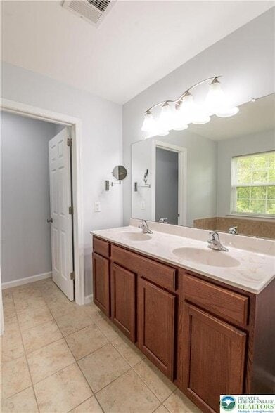 Building Photo - 835 Spring White Dr