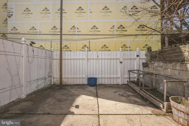 Building Photo - 1124 S 15th St