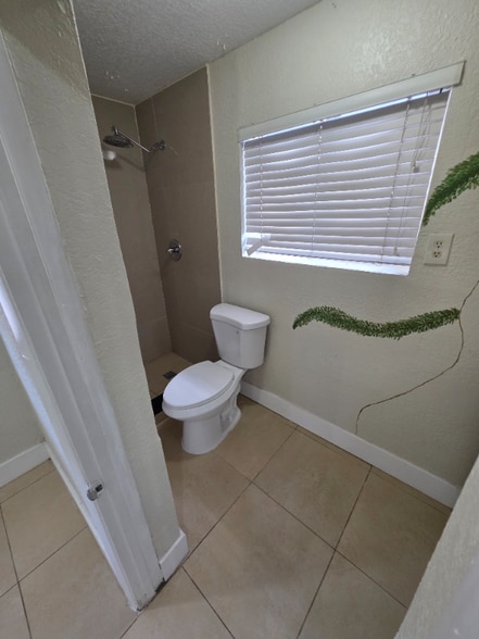 Building Photo - 341 Delaware Ave