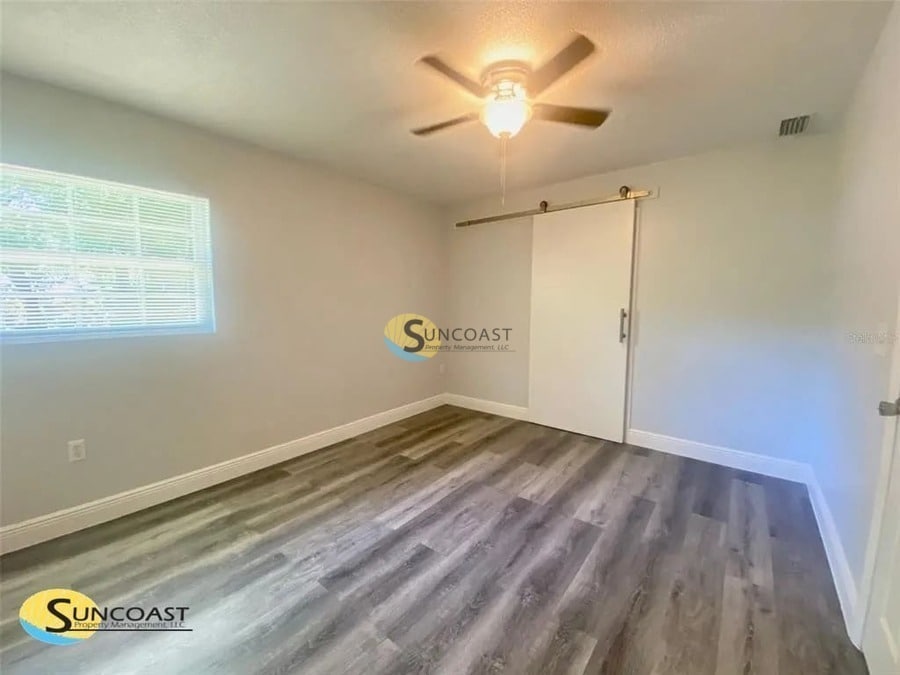 Building Photo - 1419 NE 25th Pl