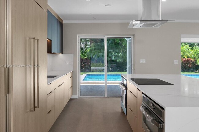 Building Photo - 8501 SW 54th Ct