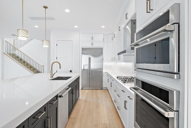 Building Photo - 13128 Alton Rd