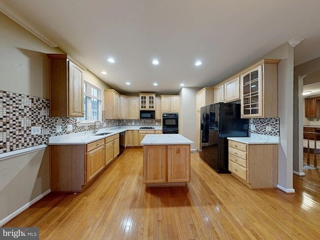 Building Photo - 9321 Hundith Hill Ct