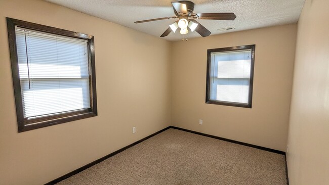 Building Photo - 3-bed home near Lake Manawa