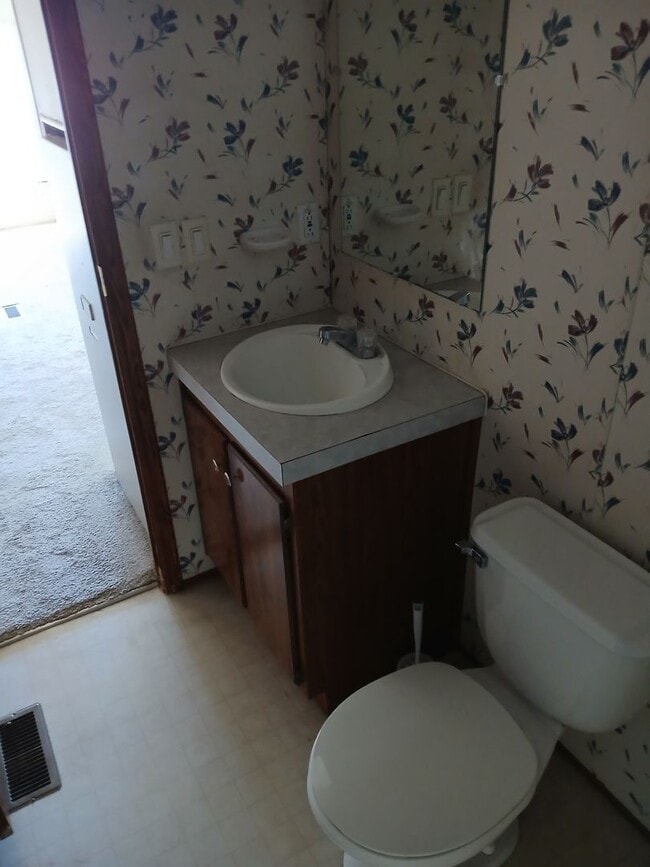 Building Photo - 233 Flat Creek Ln