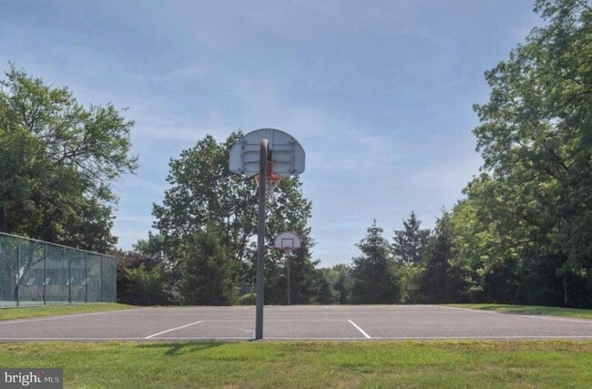 Building Photo - 17023 Bennett Pl