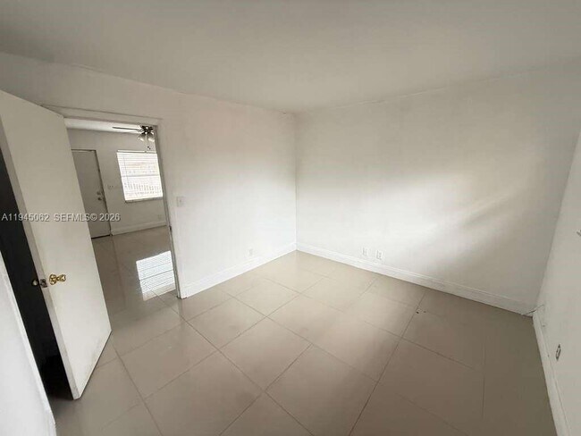 Building Photo - 101 NE 41st St