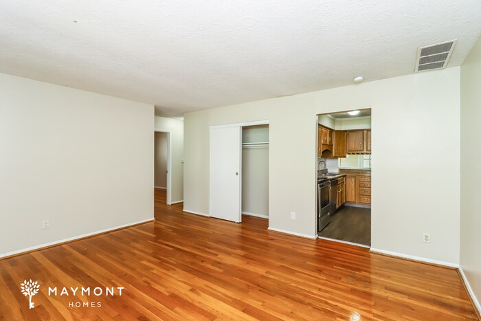 Building Photo - 5500 Ehrling Rd