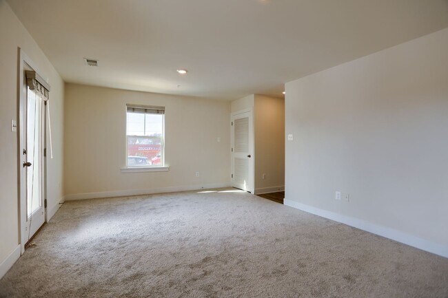 Building Photo - 1 Taube Ct