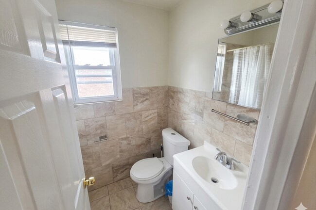 Building Photo - 2726 Cranston Rd