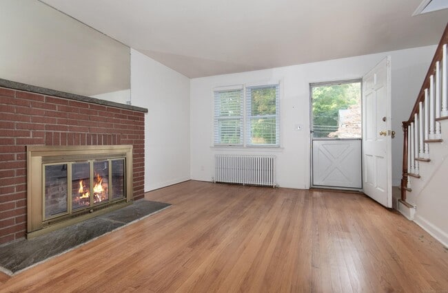 Building Photo - 86 Hecker Ave