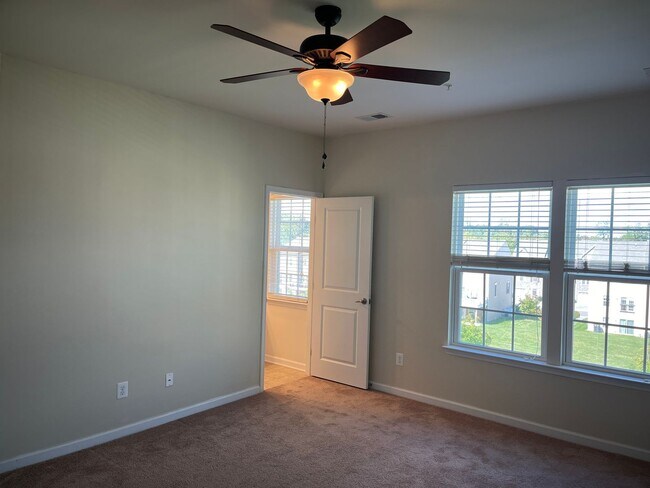 Building Photo - 1253 Elderslie Ln