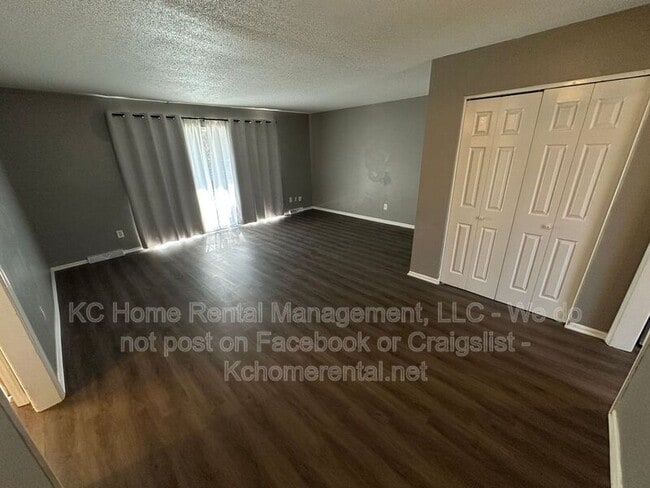 Building Photo - 8725 Countryshire Ln