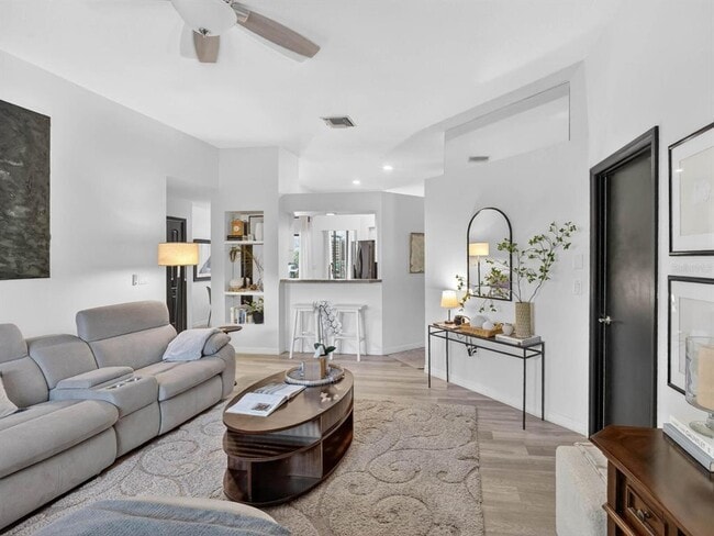 Building Photo - 357 Waterford Cir W