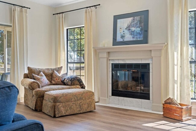 Building Photo - 3244 Cobblestone Dr