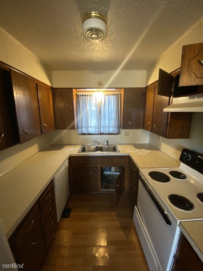 Building Photo - 3 br, 1.5 bath House - 1408 Hammond Dr e.g...