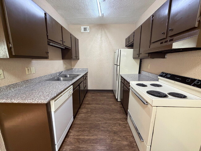 Building Photo - 226 Cherry St