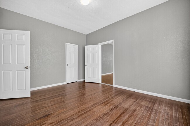 Building Photo - 3010 Garrow St