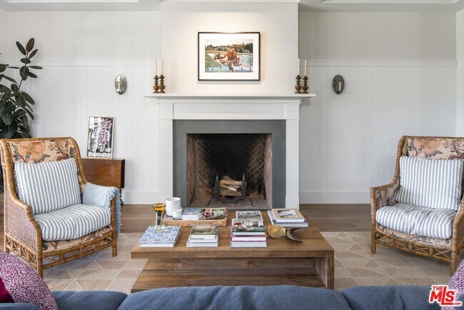 Building Photo - 6763 Zumirez Dr