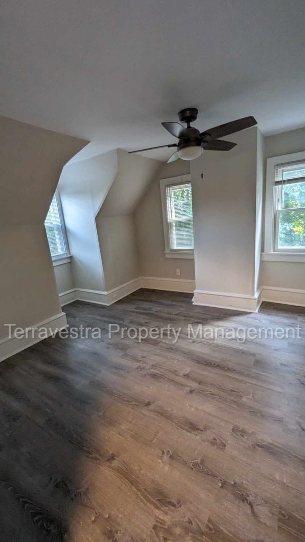 Building Photo - Single Family Upper Deerfield 3 Bed