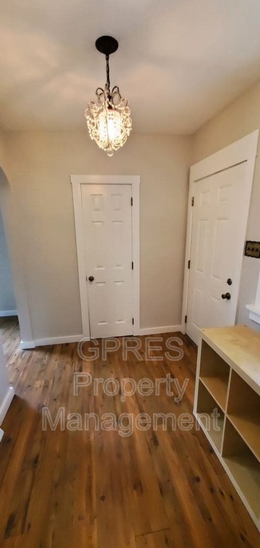 Building Photo - Gorgeous Mt Lebanon Craftsman Home