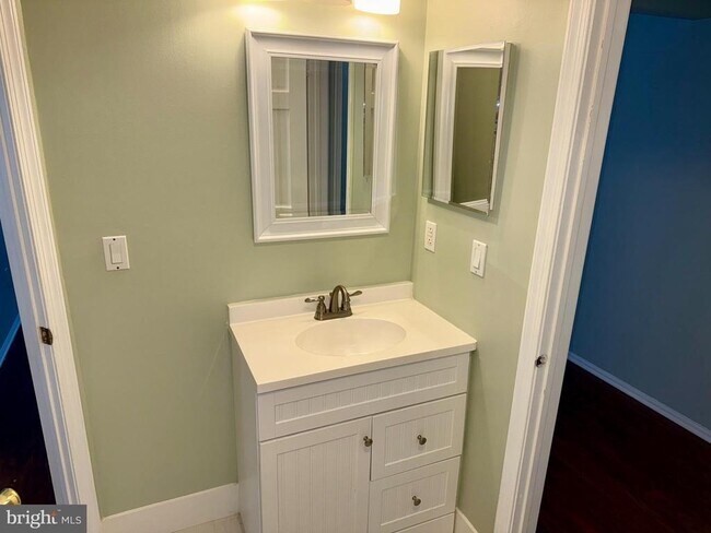 Building Photo - 311 Andover Pl