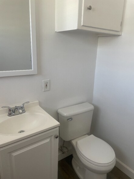 Building Photo - 525 N Marguerita Ave