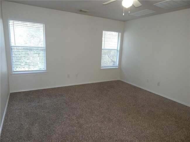 Building Photo - 13521 Shawna Dnay Dr