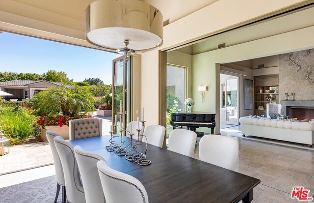 Building Photo - 1209 Via Aracena