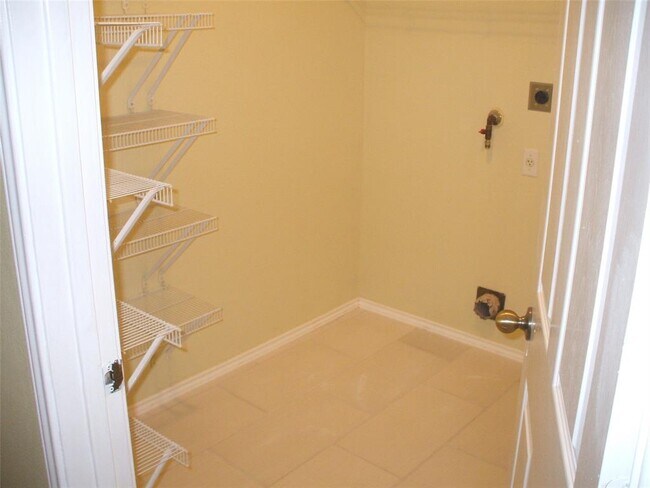 Building Photo - 2408 Wilma Rudolph Rd