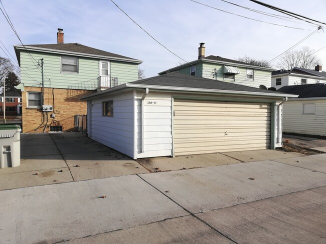 Garage - 3209 S 35th St