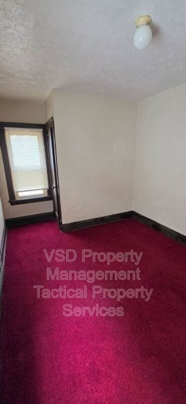 Building Photo - 12819 Edmonton Ave