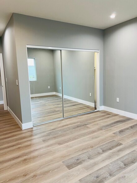 Building Photo - 6227 Orion Ave