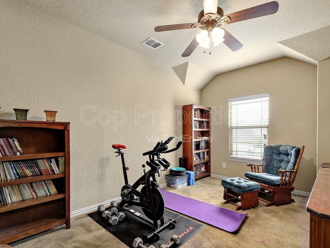 Building Photo - 1435 Sparrow Song