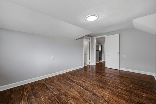 Building Photo - 18th St 1404***Hunter Ward