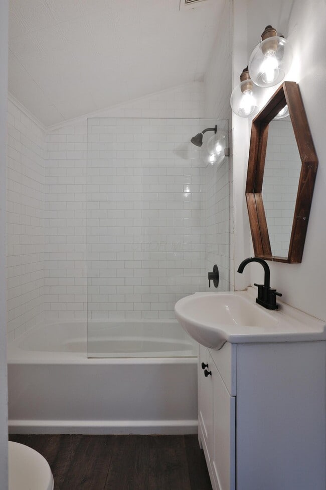 Building Photo - 476 Zimpfer St