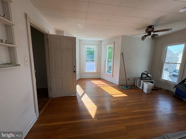 Building Photo - 50 E North St