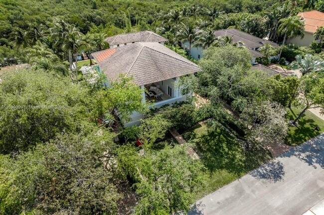 Building Photo - 112 Paloma Dr