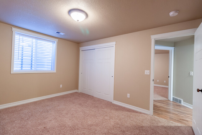 Building Photo - 414 Appletree Lane - 1
