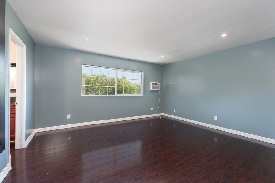 Building Photo - 3026 Inglewood Blvd
