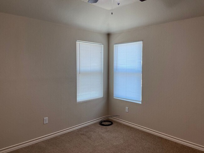 Building Photo - 7011 Micayla Cv