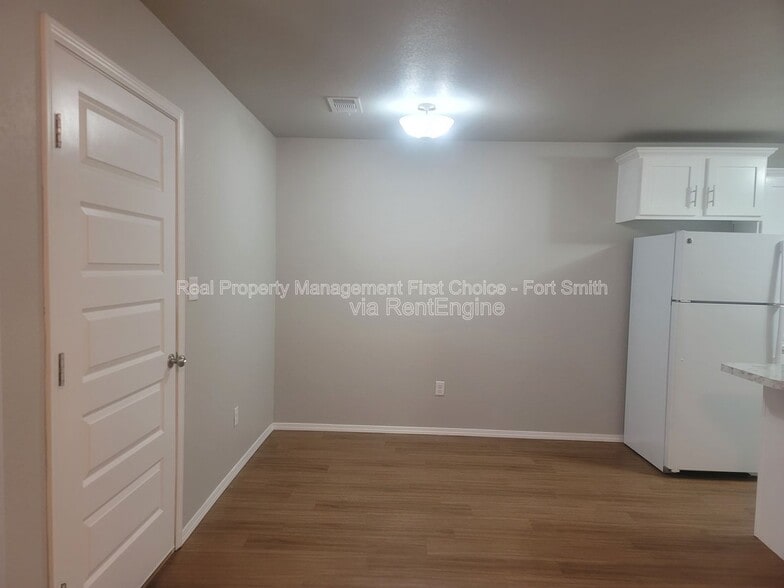 Building Photo - 2101 Ingalls Ln