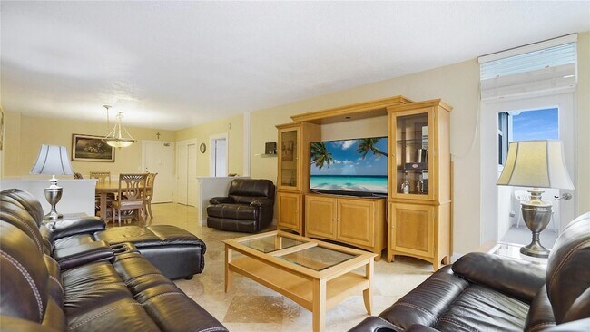 Building Photo - 4250 Galt Ocean Dr