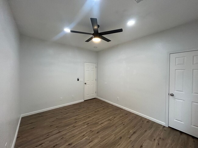 Building Photo - Free November Rent! Beautiful Home in Johnson Ranch! Fully Renovated! Waived Application fee!