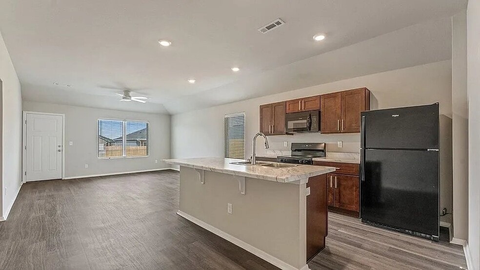 Building Photo - 2525 E Fox Mdw St