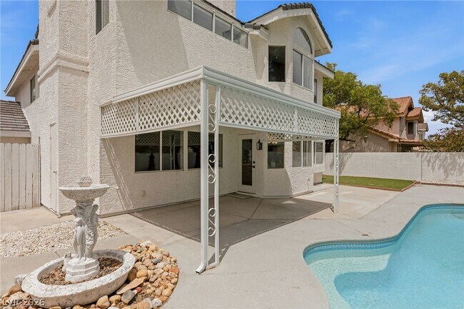 Building Photo - 9725 Cascade Falls Ave